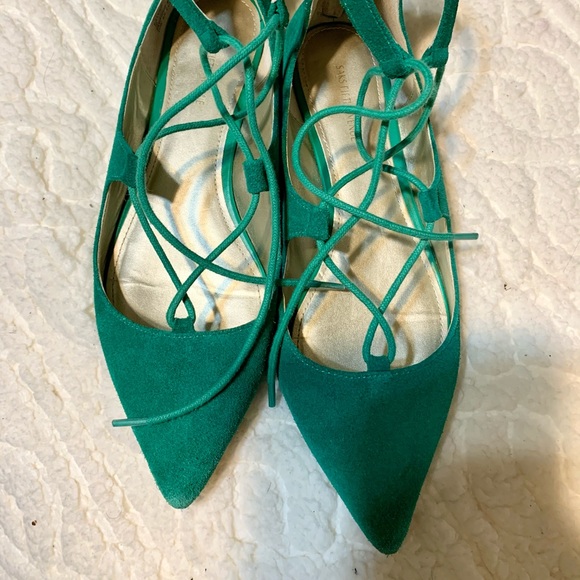 Saks Fifth Avenue Shoes - 💚 GORGEOUS LACE UP SHOES💚